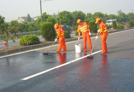 静安 彩色路面喷漆维修改色的使用寿命有多长？